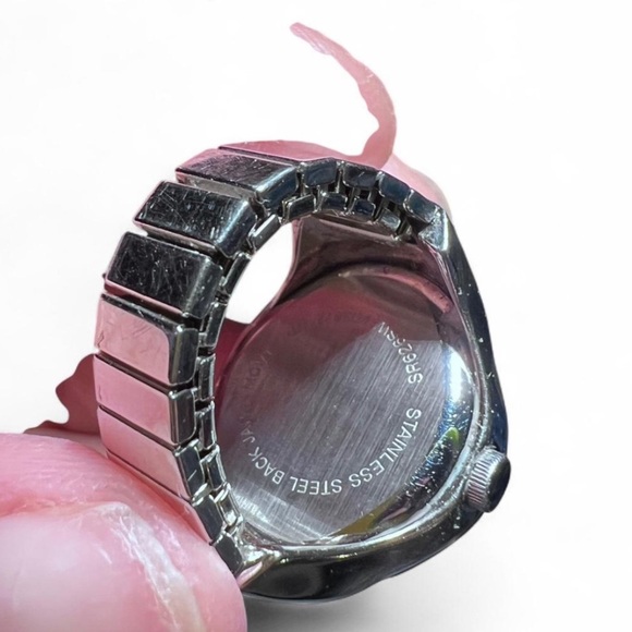 Avon Vintage Silver tone finger Watch. - Picture 5 of 7